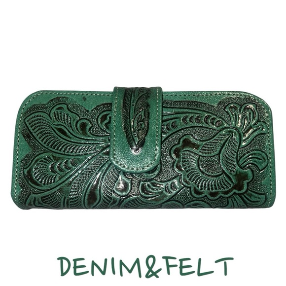 Western Womens Teal Green Embossed Tooled Real Genuine Leather Long Zip Wallet - Picture 1 of 9